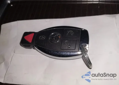 2015 Mercedes-Benz Glk 350 4Matic z USA, uszkodzony, nr VIN WDCGG8JB2FG347624